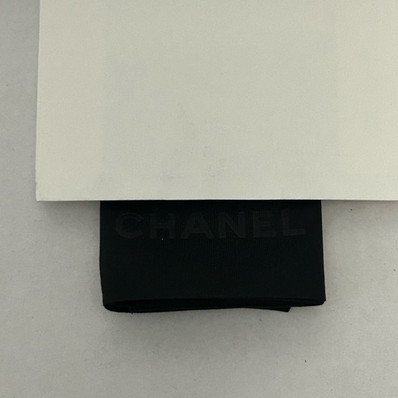 Chanel sunglass case - Picture 4 of 8